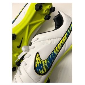 RARE Women’s Nike Tiempo Legend V FG Soccer Indoor